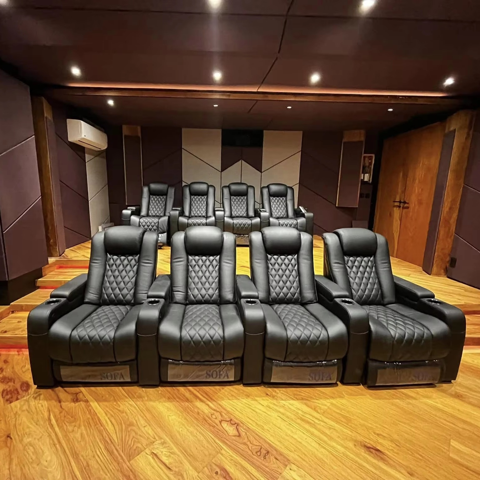 Woonkamer interieur bioscoop g - Home Cinema Interiors recensie en prijs